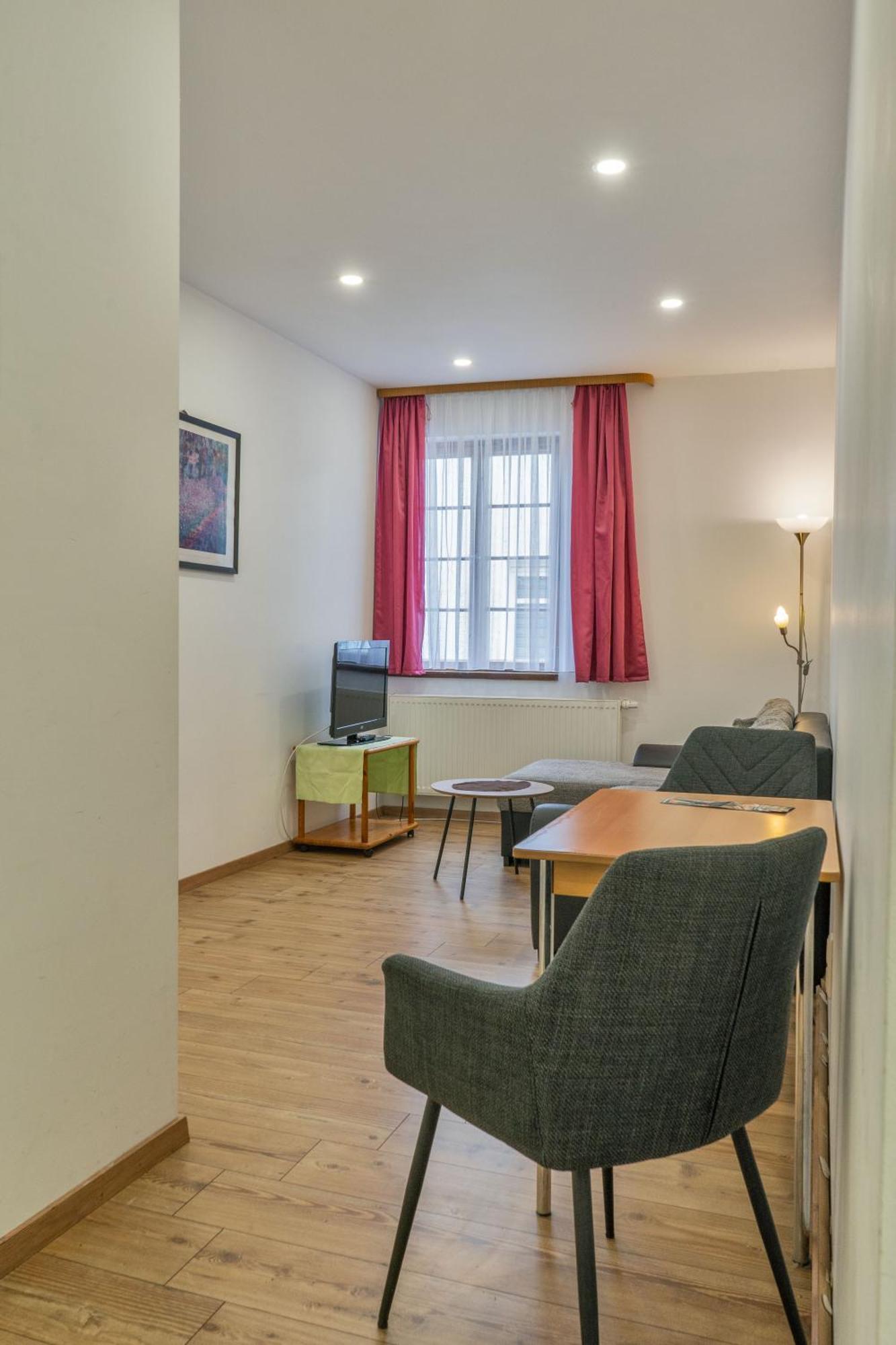 Pension & Ferienwohnungen Toepferstueb'L Saalfeld Saale Exterior foto