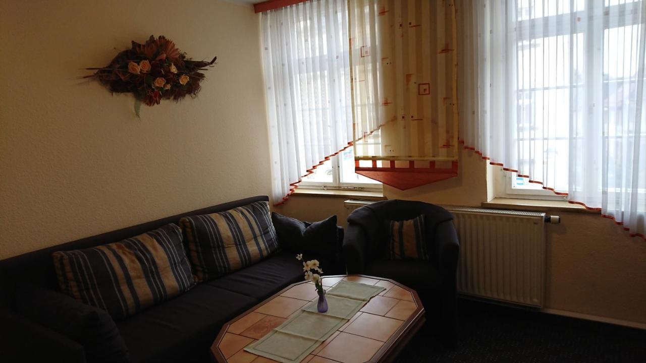 Pension & Ferienwohnungen Toepferstueb'L Saalfeld Saale Exterior foto